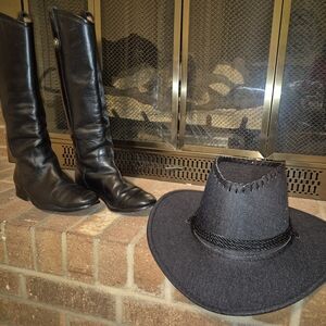 FRYE AND CO. Black Ankle Boots